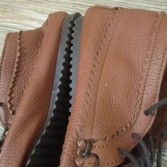 Minnetonka Leather Lightweight Slouchy Lace Up Moccasin Shoes - Picture 13 of 14